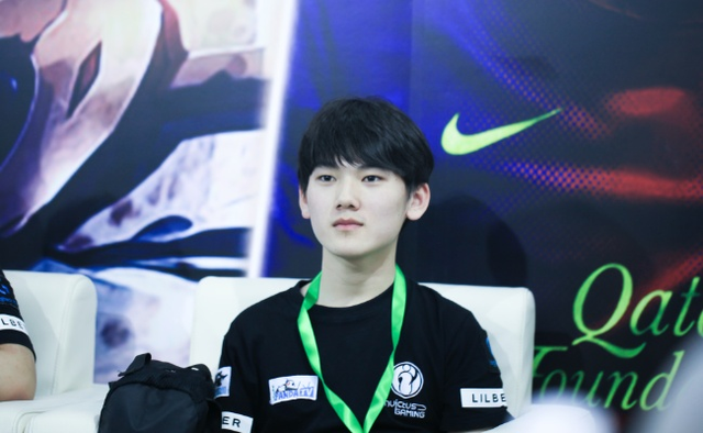 接替HUNDER，Heroic分析师Xizt在Major期间暂任主帅