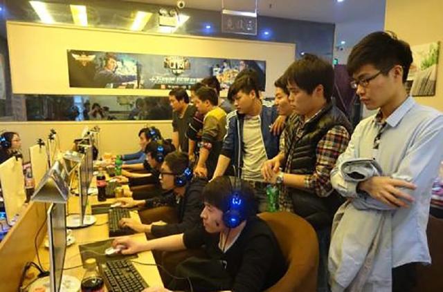 NIP、IG出局后，D组成为LPL第一赛段唯一全部无缘四强的小组